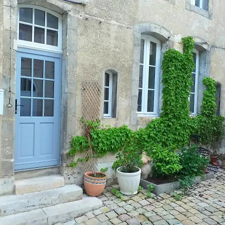 A La Grosse Armee - Dans Hotel Particulier, Hypercentre Avec Garage, Au Calme Bourges Exterior photo